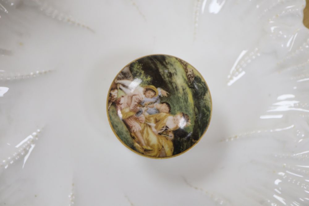 A Coalport cabbage leaf dinner service